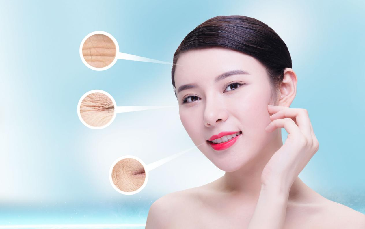 抗衰老过程，亚洲女性面部肌肤具有抗衰老的程序，嫩肤、提拉、紧致面部肌肤，恢复青春抗皱肌肤。老与年轻的概念。照片摄影图片_ID ...